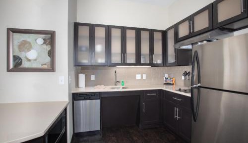 One-Bedroom Suite with King Bed - Non-Smoking