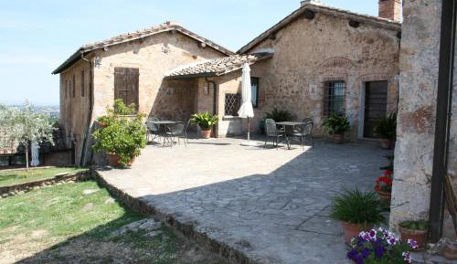 One-Bedroom Apartment (2 Adults)