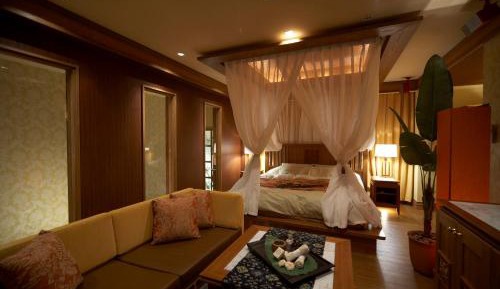 King Room with Spa Bath