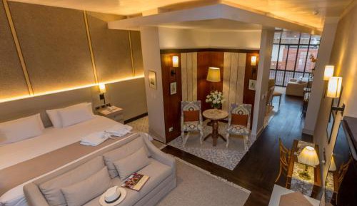 Deluxe Suite