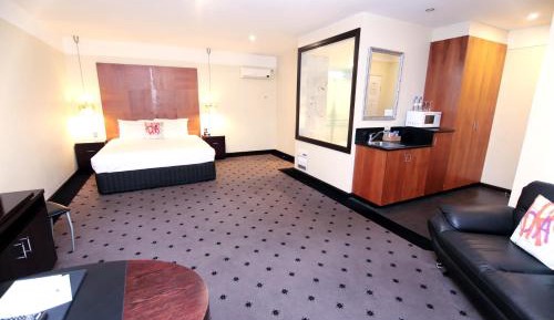 King Suite with Spa Bath