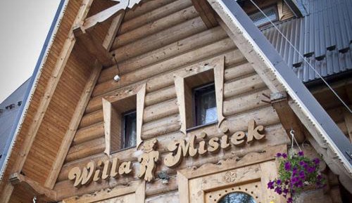Apartment with Mountain View