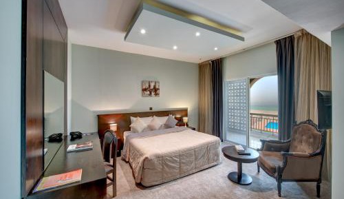 Executive Suite with Sea View (Inside Main Building)