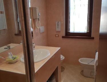 Twin Room with Private Bathroom