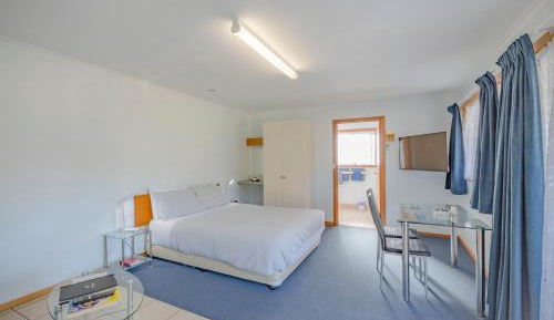 Queen Room with Sea View (25)