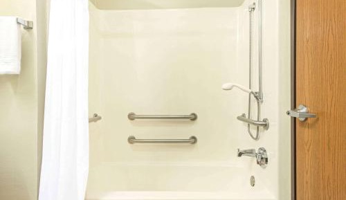 King Room - Disability Access - Non-Smoking