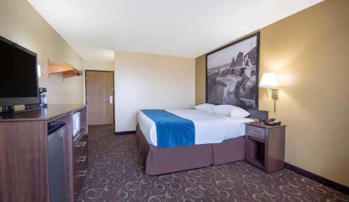 King Room - Disability Access/Non-Smoking