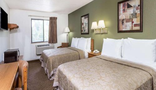 Deluxe Double Room with Two Double Beds - Non-Smoking