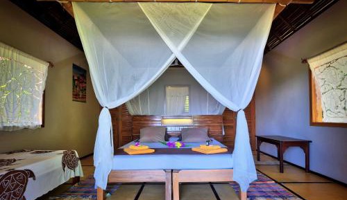 Double or Twin Room with Partial Sea View