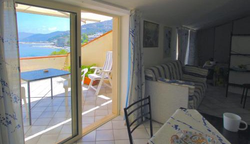 Studio Apartment with Sea View