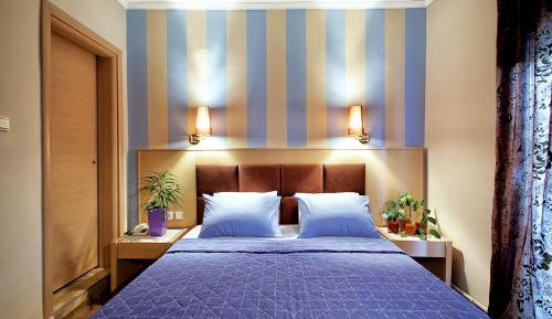 Standard Double Room with Lake View