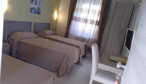 Twin Room with Private Bathroom