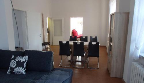 Apartment with Lake View