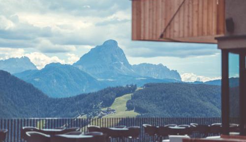 Junior Suite with Terrace and Mountain View