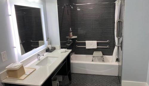 Queen Room - Disability Access