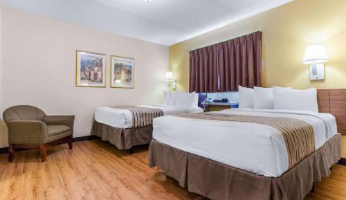 Deluxe Quadruple Room - Non-Smoking