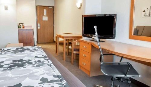 King Suite - Non-Smoking