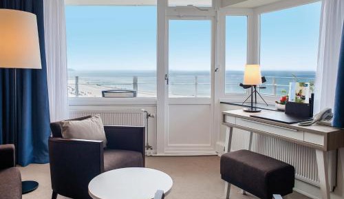 Panorama Corner Room