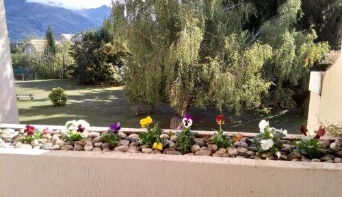 Apartment with Mountain View