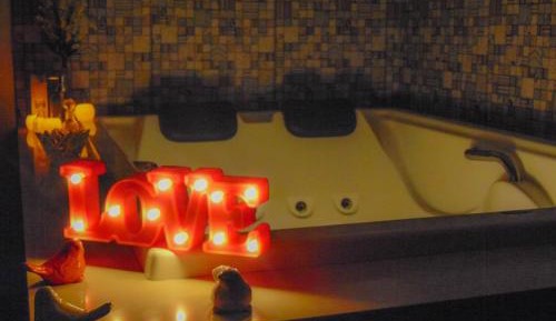 Queen Suite with Spa Bath