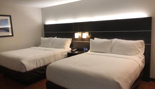 Standard Queen Room with Two Queen Beds