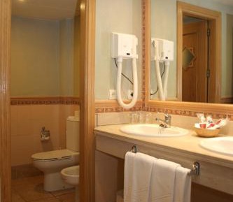 Family Room (5 Adults)