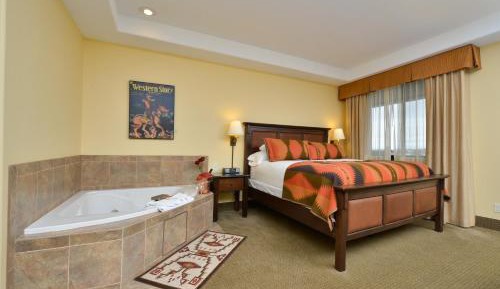 Deluxe Suite with Spa Bath