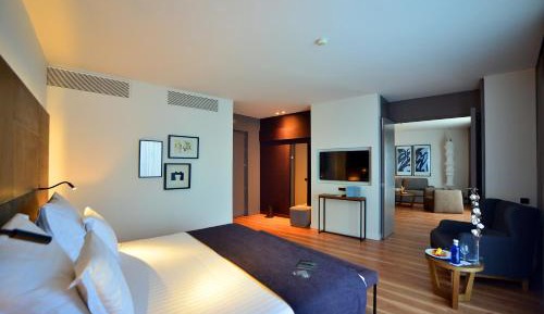 Suite with Hot Tub in Terrace (2 adults)