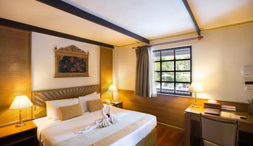 Suite with Pool View