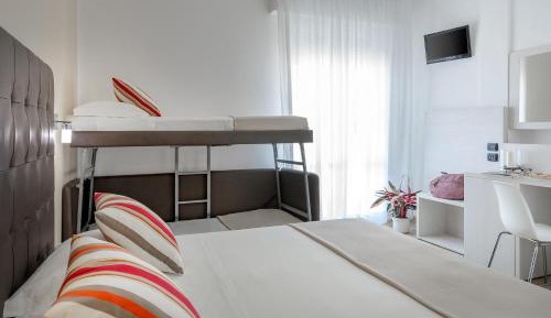 Comfort Quadruple Room with Sea View