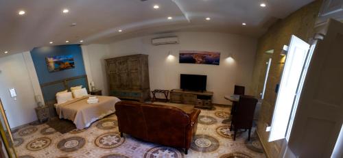 Suite with City View