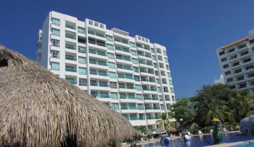 One-Bedroom Apartment with Balcony