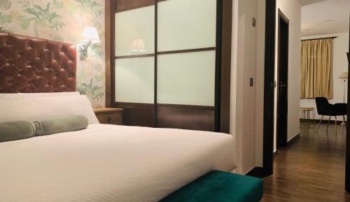 Standard Double Suite