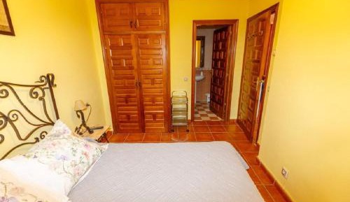 One-Bedroom Apartment 4