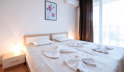 One-Bedroom Apartment with Balcony