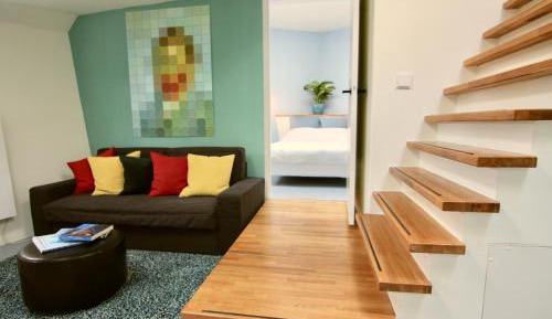 Apartment with Lake View