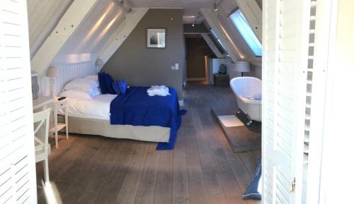 Junior Suite with Garden View