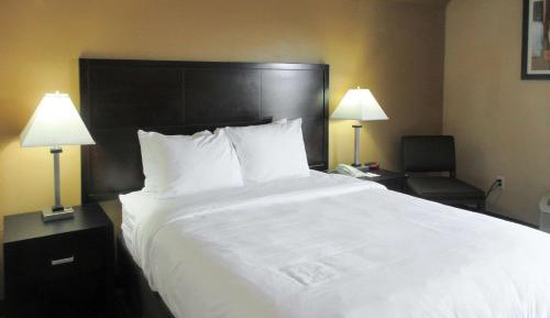 Queen Room - Non-Smoking