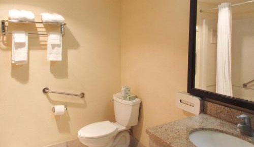 King Suite - Non-Smoking