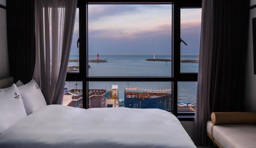 Twin Room with Sea View