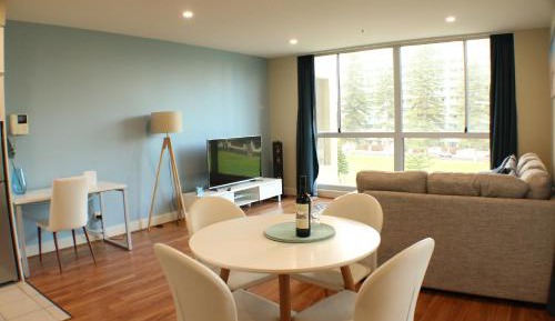 Apartment with Garden View