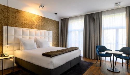 Deluxe Double Room with Garden View