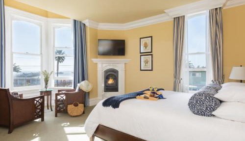 Superior King with Beach View