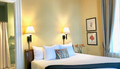 Deluxe King + Beach View (ADA)