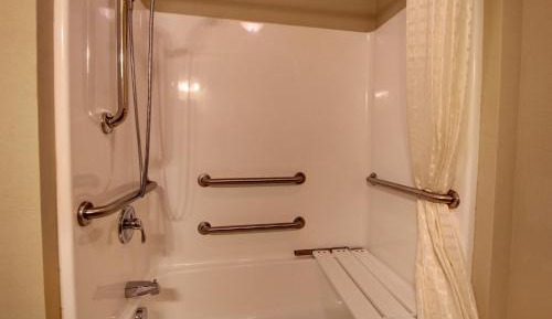 Queen Room - Disability Access