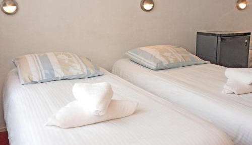 Triple Room with Shared Bathroom