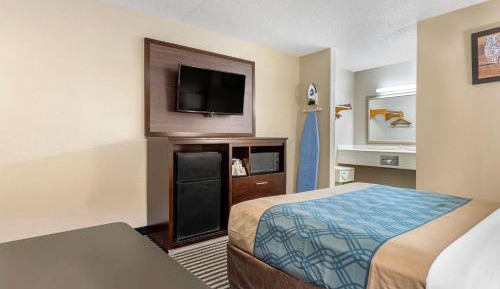 Queen Room - Non-Smoking