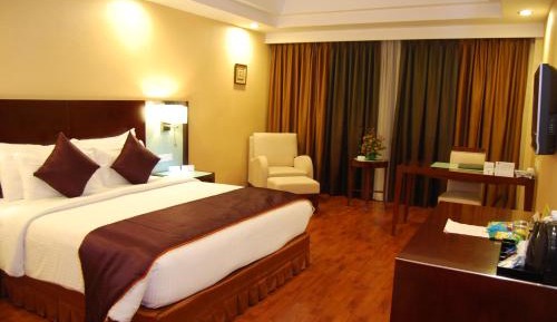 Deluxe Double Room with Free Drop to Sipcot IT Park