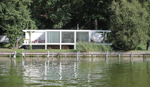 Holiday Home waterside