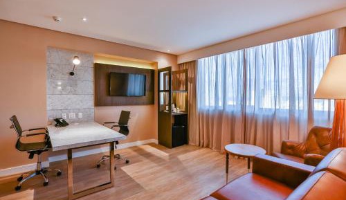 Deluxe Suite with Spa Bath